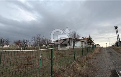 GÖLBAŞI YAĞLIPINAR DA 750 m² GÖL MANZARALI İMARLI ARSA