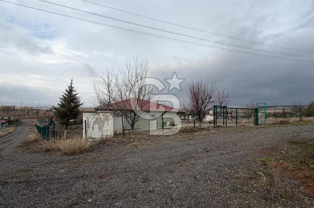 GÖLBAŞI YAĞLIPINAR DA 750 m² GÖL MANZARALI İMARLI ARSA
