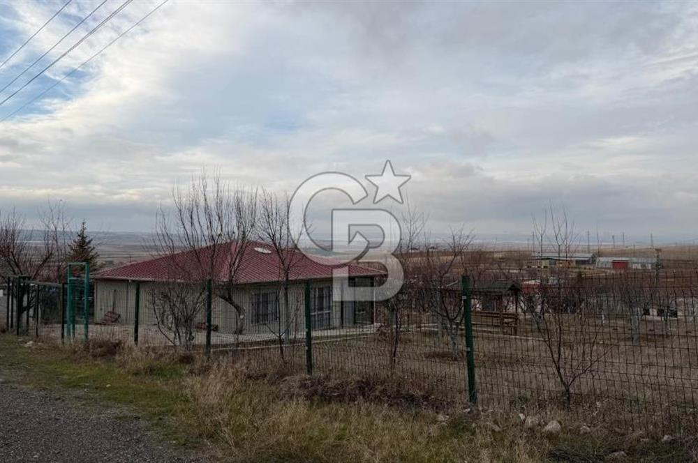 GÖLBAŞI YAĞLIPINAR DA 750 m² GÖL MANZARALI İMARLI ARSA