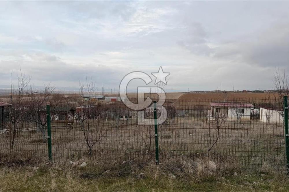 GÖLBAŞI YAĞLIPINAR DA 750 m² GÖL MANZARALI İMARLI ARSA