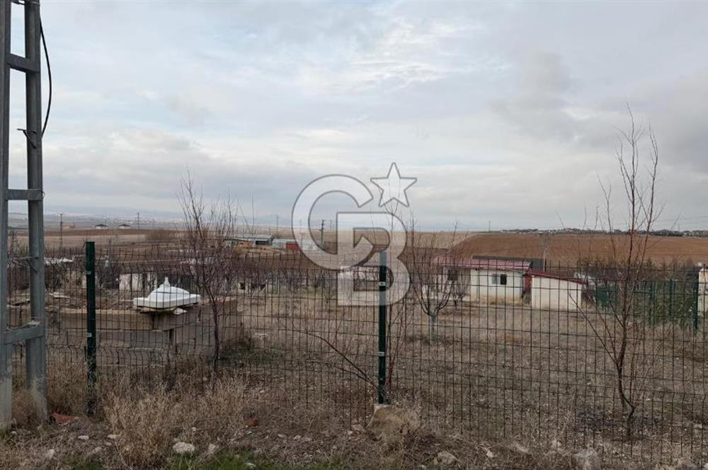 GÖLBAŞI YAĞLIPINAR DA 750 m² GÖL MANZARALI İMARLI ARSA