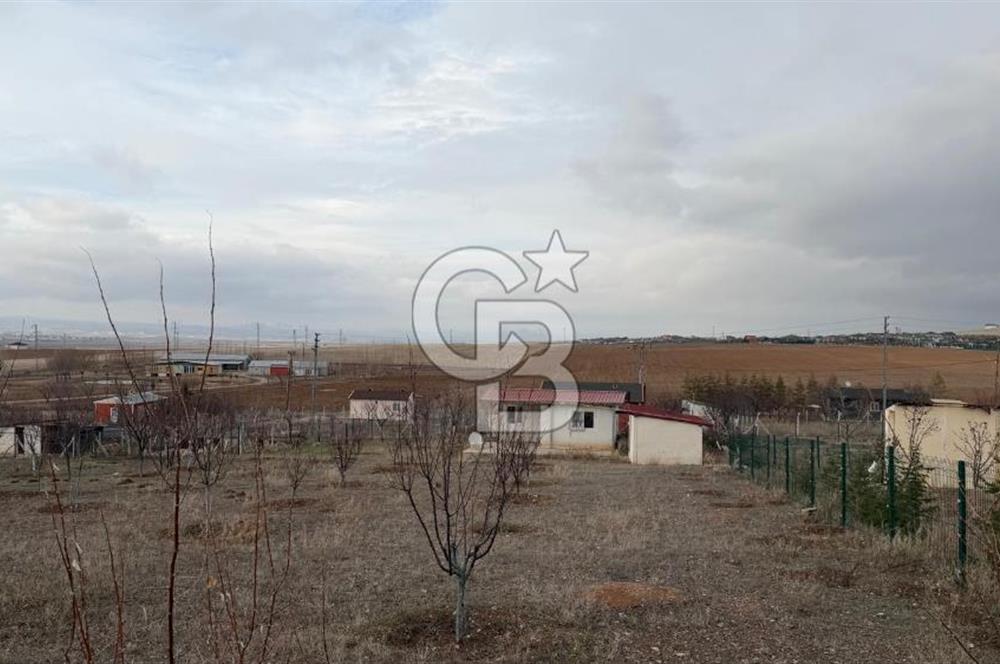 GÖLBAŞI YAĞLIPINAR DA 750 m² GÖL MANZARALI İMARLI ARSA