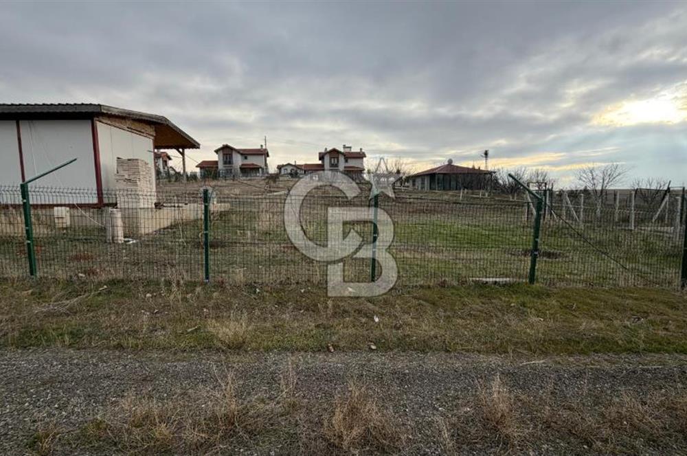 GÖLBAŞI YAĞLIPINAR DA 750 m² GÖL MANZARALI İMARLI ARSA