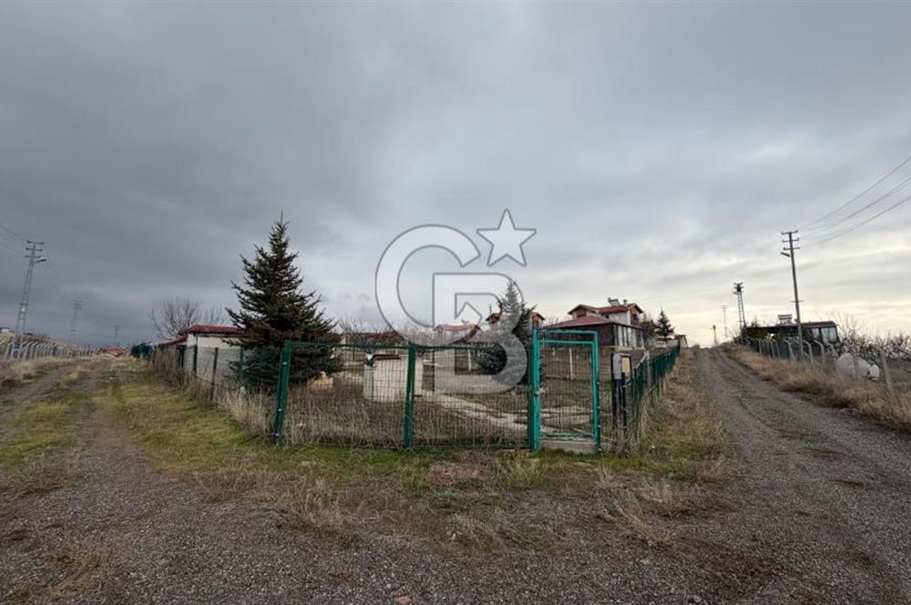 GÖLBAŞI YAĞLIPINAR DA 750 m² GÖL MANZARALI İMARLI ARSA