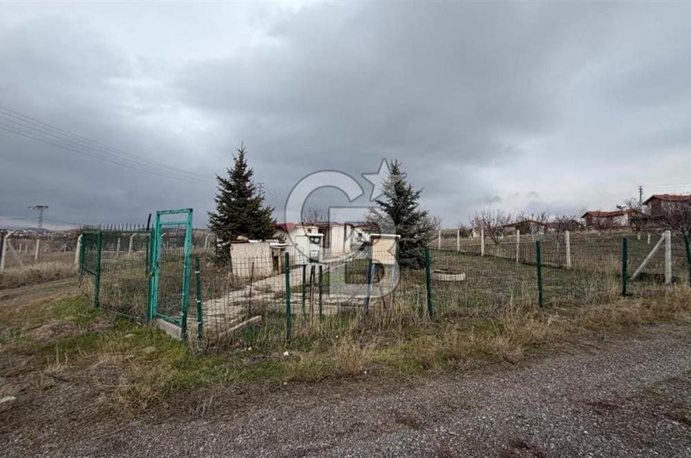 GÖLBAŞI YAĞLIPINAR DA 750 m² GÖL MANZARALI İMARLI ARSA