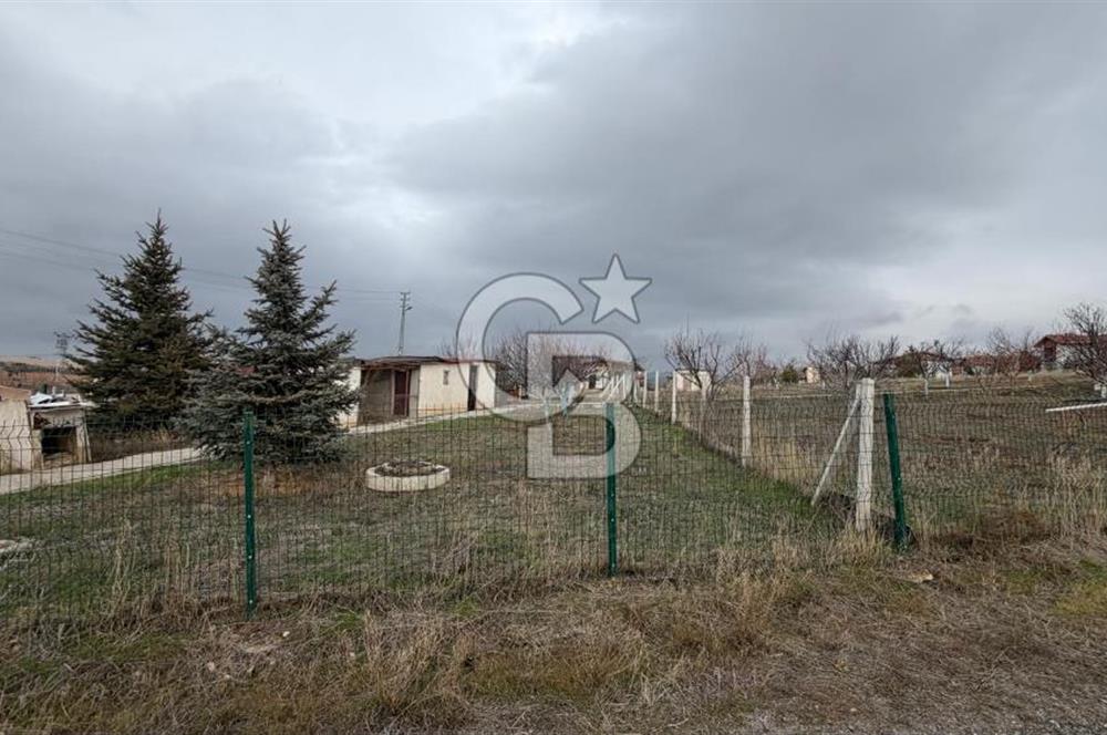 GÖLBAŞI YAĞLIPINAR DA 750 m² GÖL MANZARALI İMARLI ARSA