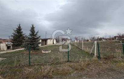 GÖLBAŞI YAĞLIPINAR DA 750 m² GÖL MANZARALI İMARLI ARSA