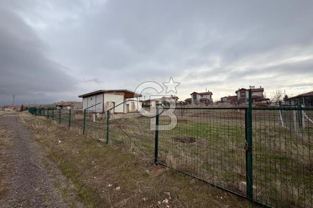 GÖLBAŞI YAĞLIPINAR DA 750 m² GÖL MANZARALI İMARLI ARSA