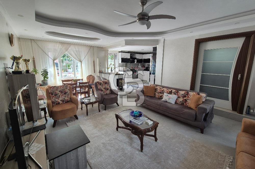 LALEZAR VİLLALARINDA PRESTİJLİ SATILIK TRİPLEKS