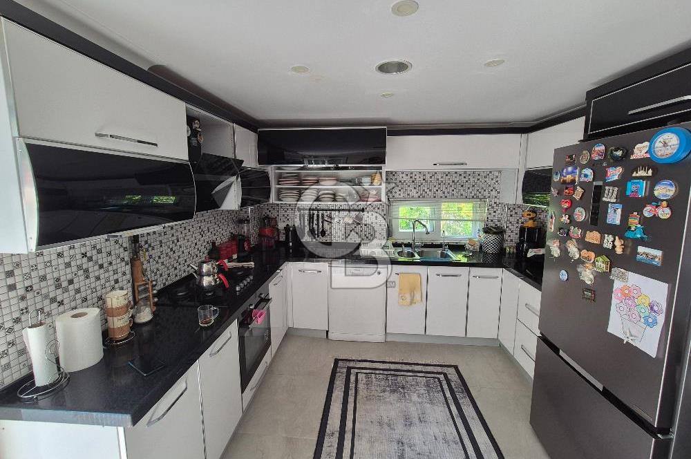 LALEZAR VİLLALARINDA PRESTİJLİ SATILIK TRİPLEKS