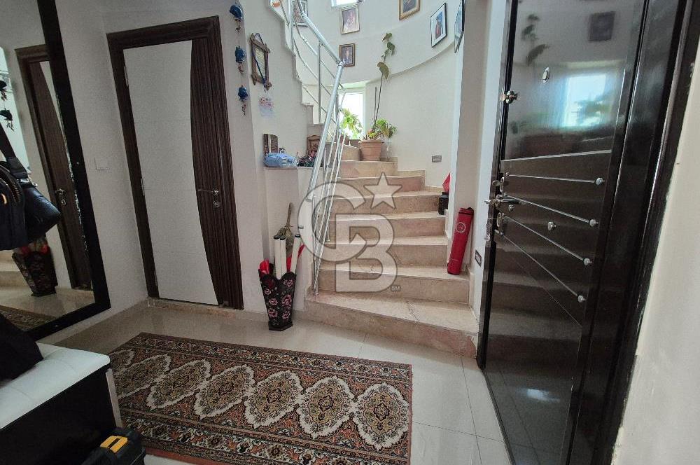 LALEZAR VİLLALARINDA PRESTİJLİ SATILIK TRİPLEKS
