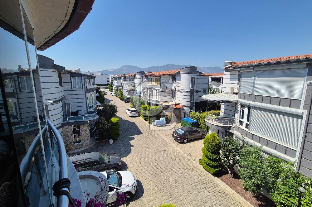 LALEZAR VİLLALARINDA PRESTİJLİ SATILIK TRİPLEKS