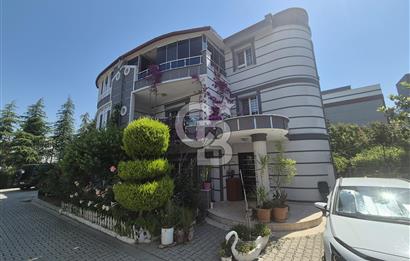 LALEZAR VİLLALARINDA PRESTİJLİ SATILIK TRİPLEKS