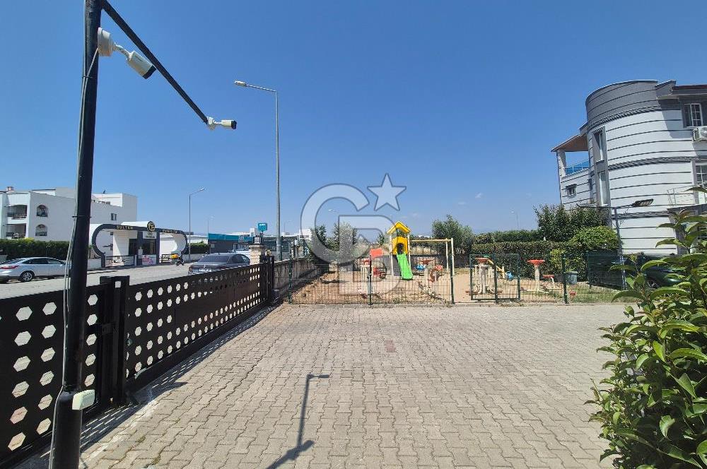 LALEZAR VİLLALARINDA PRESTİJLİ SATILIK TRİPLEKS