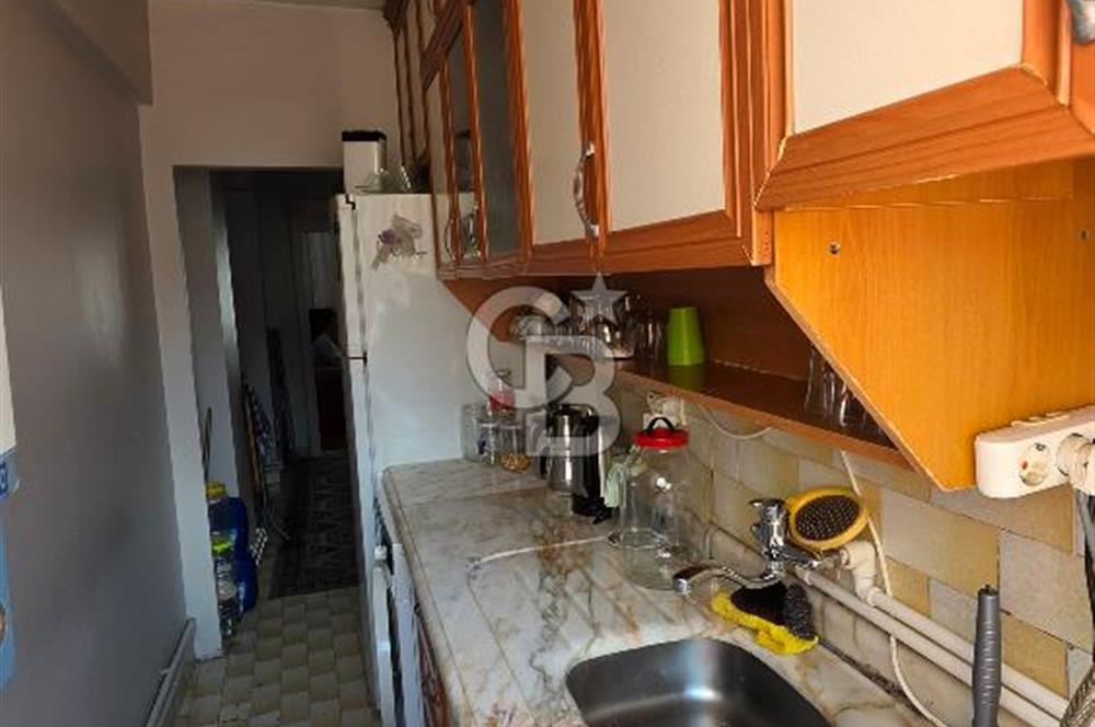 Ortaköy de Eşyalı Sahile Yakın Yokuşsuz 1+1 Kiralık Daire