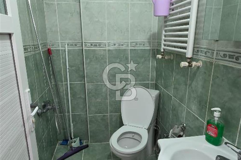 Ortaköy de Eşyalı Sahile Yakın Yokuşsuz 1+1 Kiralık Daire