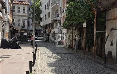 Ortaköy de Eşyalı Sahile Yakın Yokuşsuz 1+1 Kiralık Daire