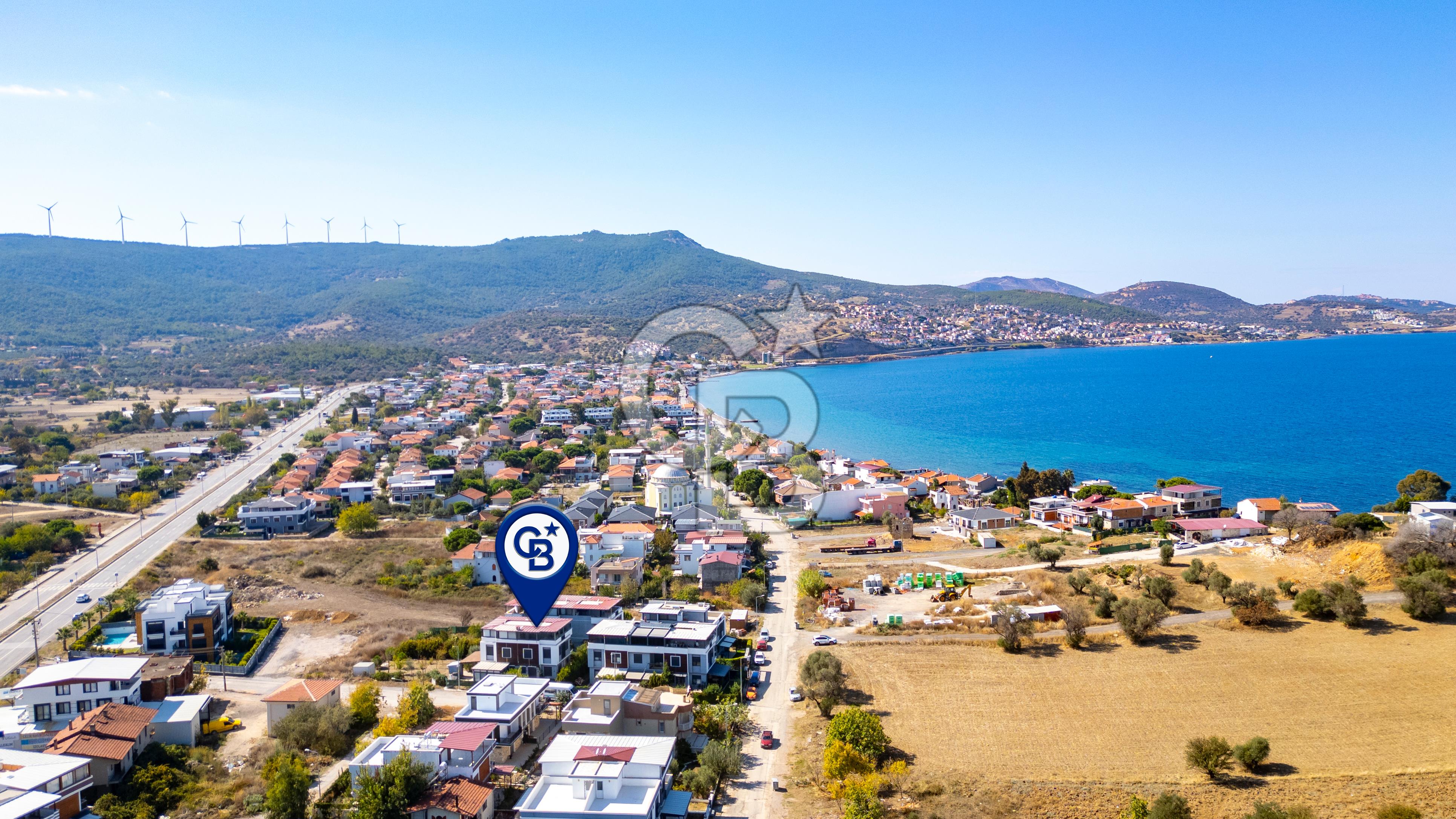 Yeni Foça Gencelli de Satılık 3+1 Teraslı Bahçeli Dubleks