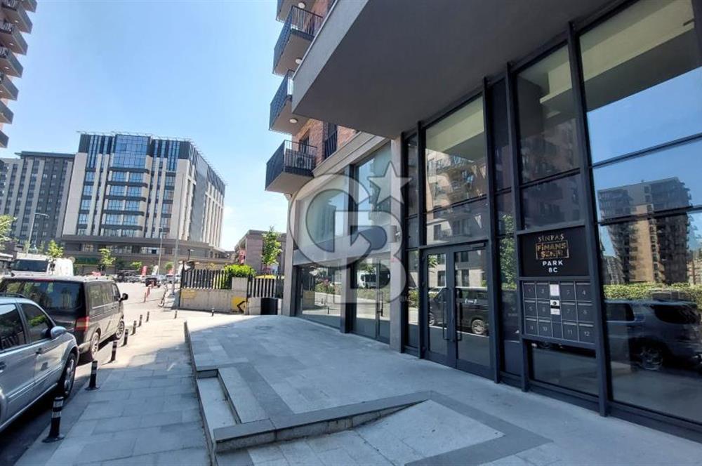 SİNPAŞ FİNANS ŞEHİR PARK ETABINDA GENİŞ CEPHELİ KİRALIK DÜKKAN