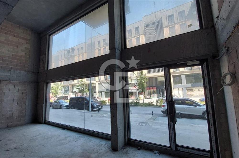 SİNPAŞ FİNANS ŞEHİR PARK ETABINDA GENİŞ CEPHELİ KİRALIK DÜKKAN