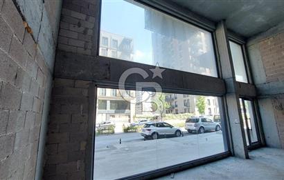 SİNPAŞ FİNANS ŞEHİR PARK ETABINDA GENİŞ CEPHELİ KİRALIK DÜKKAN