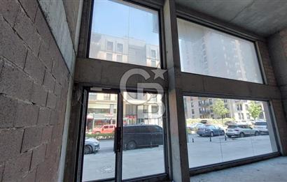 SİNPAŞ FİNANS ŞEHİR PARK ETABINDA GENİŞ CEPHELİ KİRALIK DÜKKAN