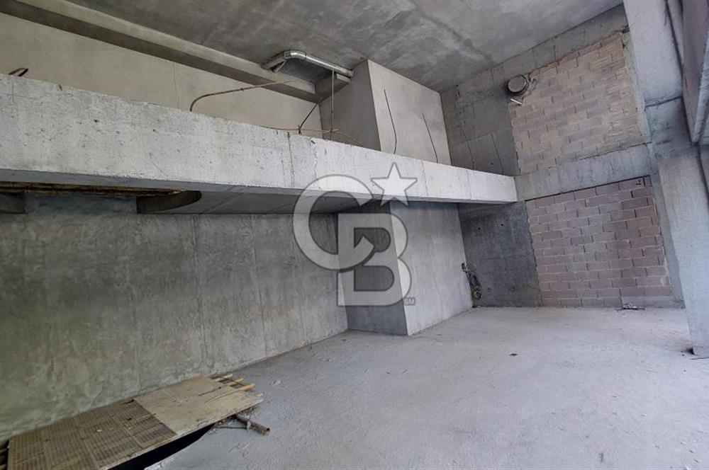 SİNPAŞ FİNANS ŞEHİR PARK ETABINDA GENİŞ CEPHELİ KİRALIK DÜKKAN