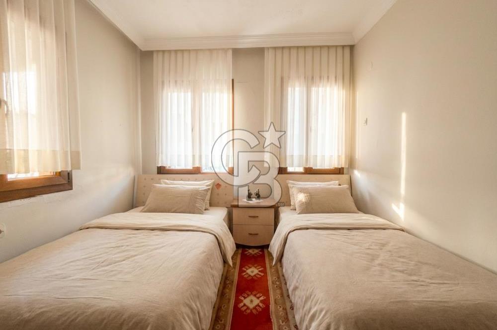 Foça Cumhuriyet Mah. Satılık Deniz Manzaralı 3+1 Villa