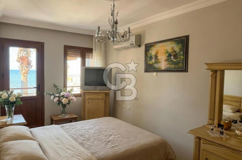 Foça Cumhuriyet Mah. Satılık Deniz Manzaralı 3+1 Villa