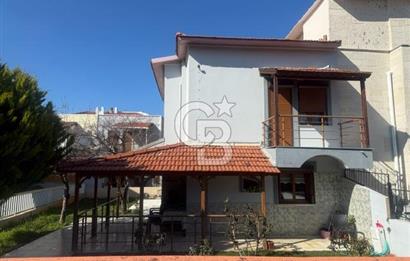 Foça Cumhuriyet Mah. Satılık Deniz Manzaralı 3+1 Villa
