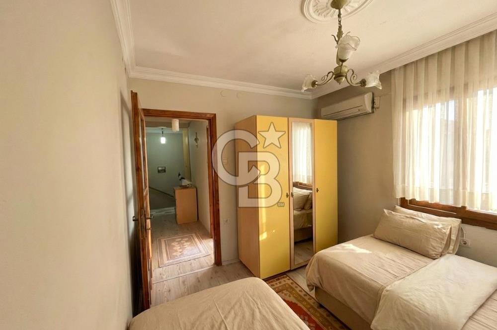 Foça Cumhuriyet Mah. Satılık Deniz Manzaralı 3+1 Villa