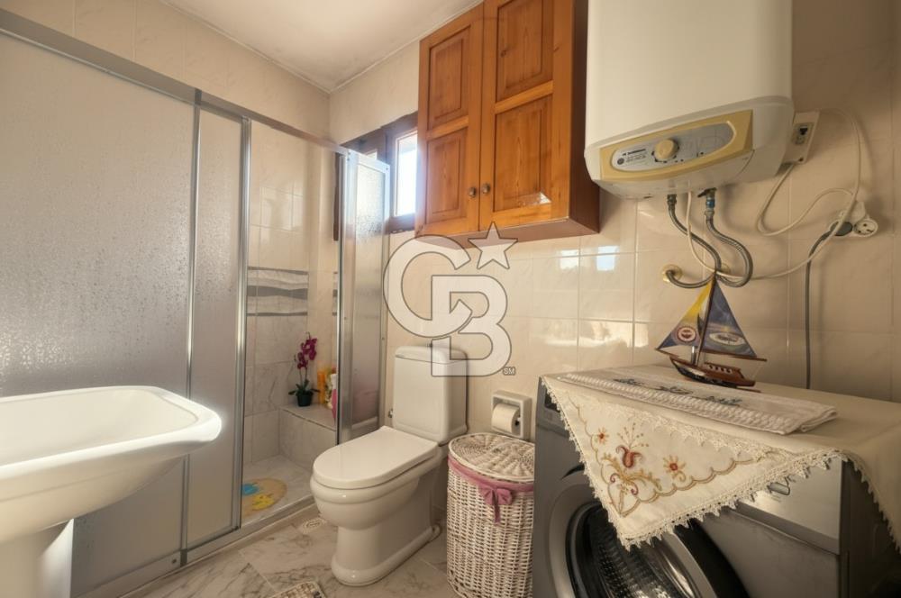 Foça Cumhuriyet Mah. Satılık Deniz Manzaralı 3+1 Villa