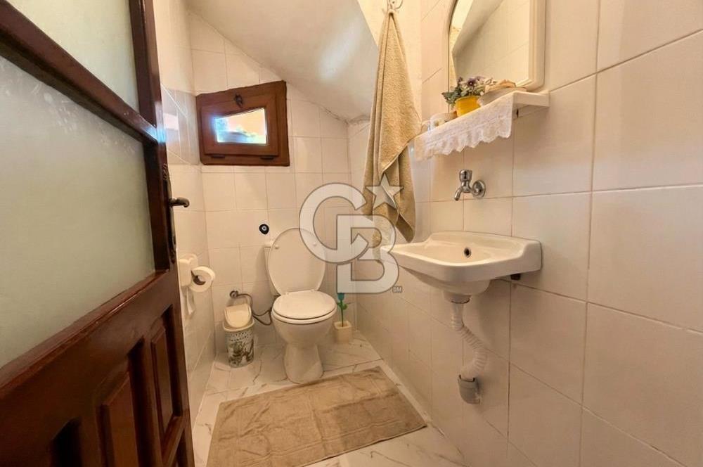 Foça Cumhuriyet Mah. Satılık Deniz Manzaralı 3+1 Villa