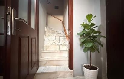 Foça Cumhuriyet Mah. Satılık Deniz Manzaralı 3+1 Villa