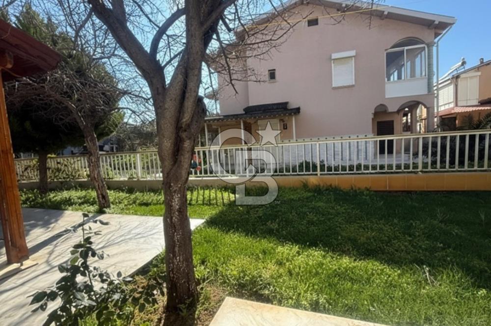 Foça Cumhuriyet Mah. Satılık Deniz Manzaralı 3+1 Villa