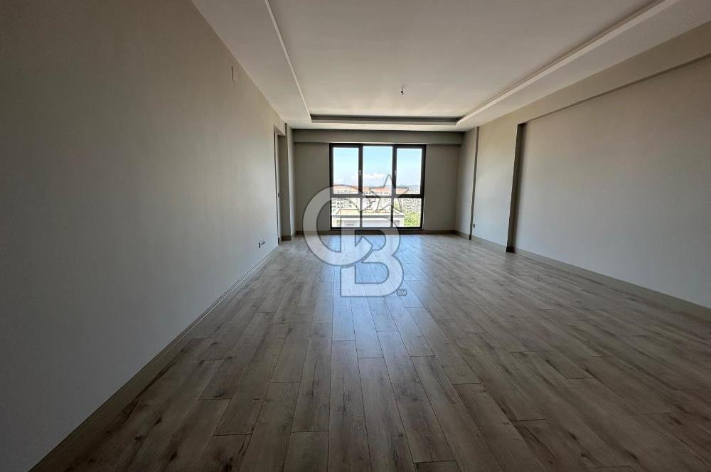 KONFOR BALAT SİTESİNDE SATILIK 4+1 FERAH VE GENİŞ DAİRE