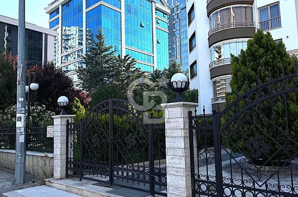 ÇUKURAMBAR'IN MERKEZİNDE, MODERN TASARIMLI SATILIK 4+1 DAİRE