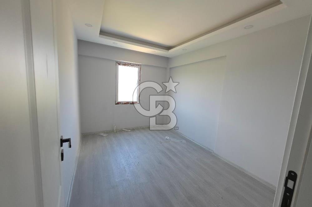Kuşadası Değirmendere'de Deniz Manzaralı Satılık 2+1 Daire
