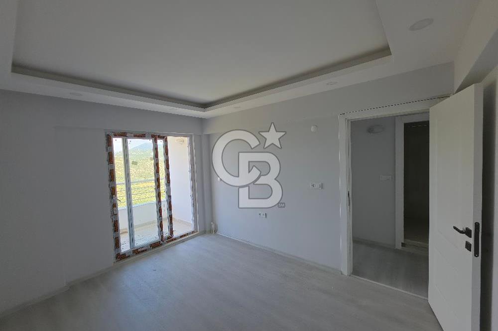 Kuşadası Değirmendere'de Deniz Manzaralı Satılık 2+1 Daire