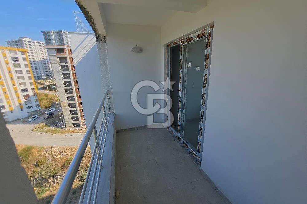 Kuşadası Değirmendere'de Deniz Manzaralı Satılık 2+1 Daire