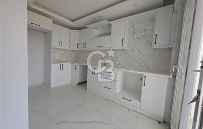 Kuşadası Değirmendere'de Deniz Manzaralı Satılık 2+1 Daire