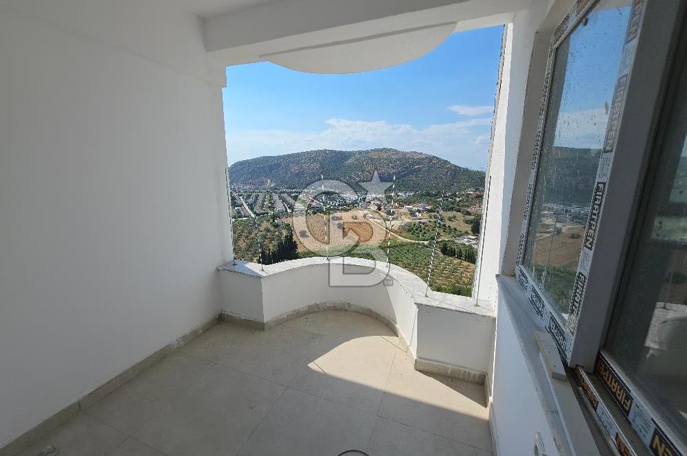 Kuşadası Değirmendere'de Deniz Manzaralı Satılık 2+1 Daire