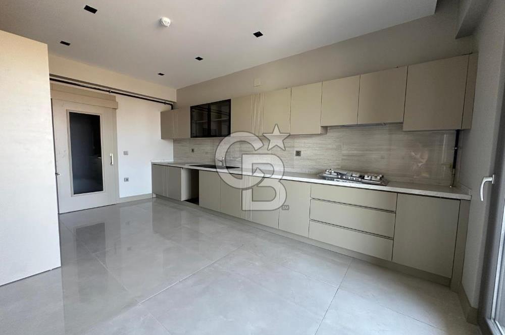 KONFOR BALAT SİTESİNDE SATILIK 4+1 FERAH VE GENİŞ DAİRE