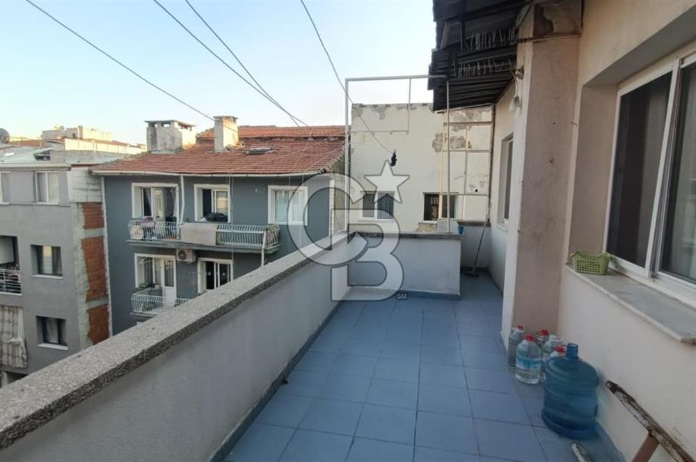 Bayraklı Fuat Edip Baksi Mahallesinde Satılık 3+1 Daire