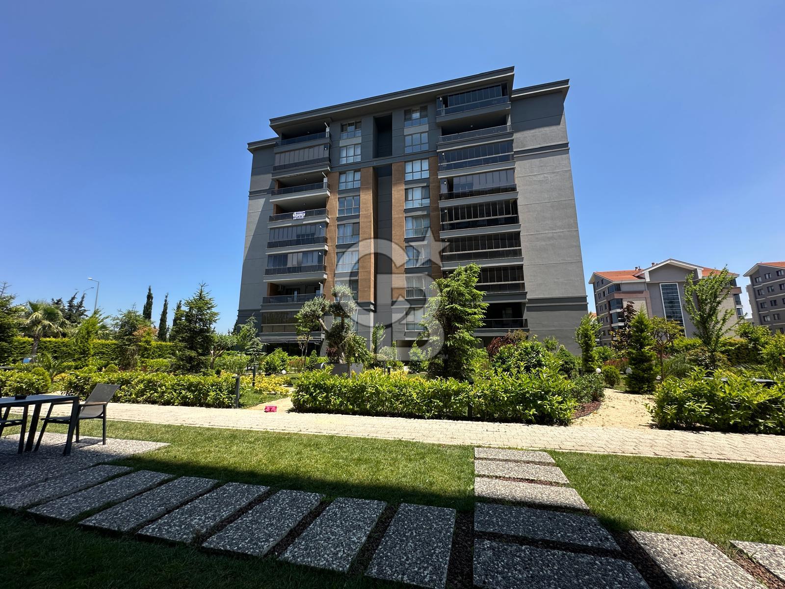 KONFOR BALAT SİTESİNDE SATILIK 4+1 FERAH VE GENİŞ DAİRE