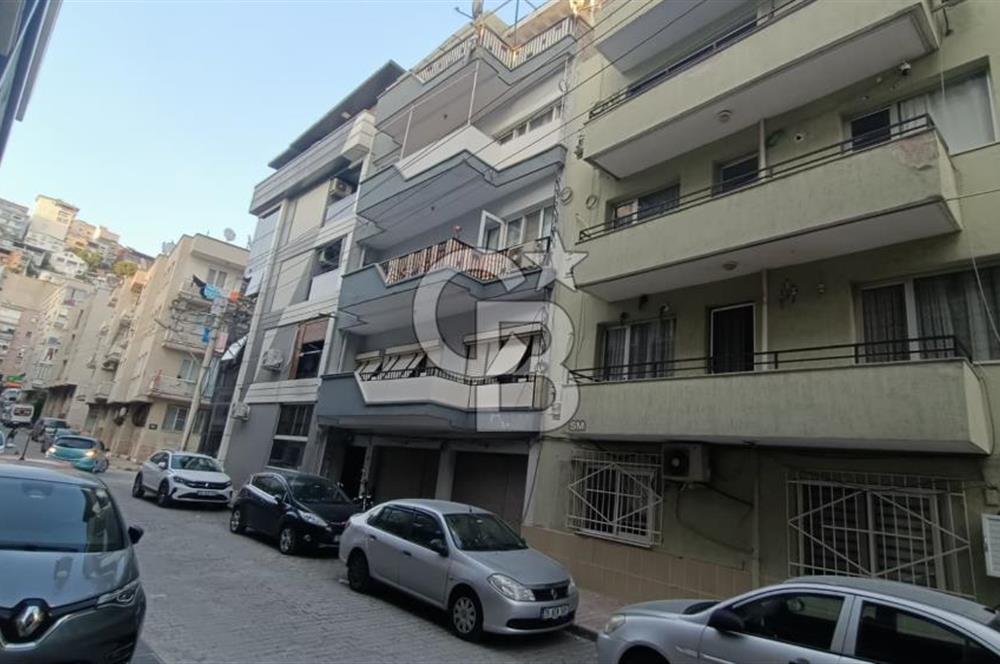 Bayraklı Fuat Edip Baksi Mahallesinde Satılık 3+1 Daire