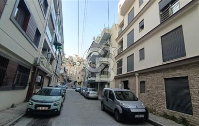 Bayraklı Fuat Edip Baksi Mahallesinde Satılık 3+1 Daire