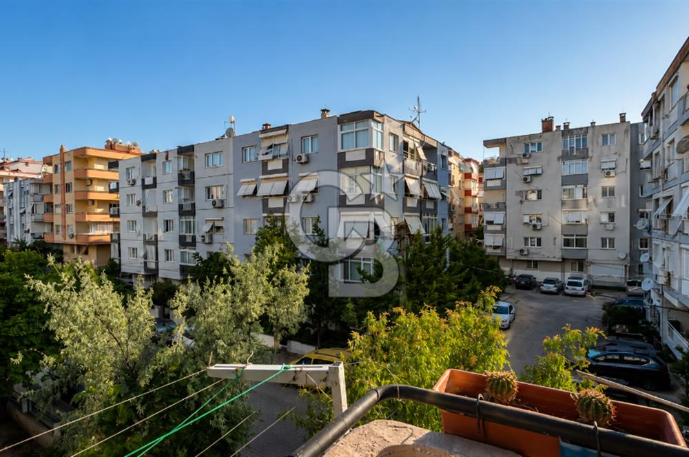 Karşıyaka Bahçelievlerde Ara Kat Satılık 3+1 Daire