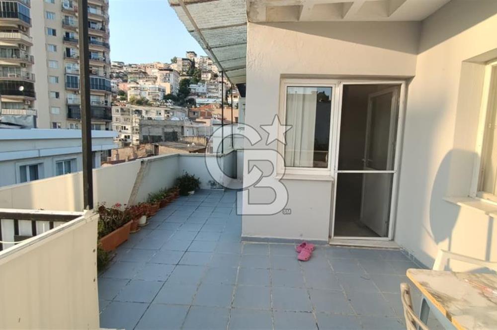 Bayraklı Fuat Edip Baksi Mahallesinde Satılık 3+1 Daire