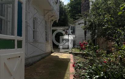 İSTANBUL KINALIADA'DA 125 YILLIK SATILIK TARİHİ KÖŞK